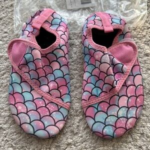 Gently Worn Centipede Demon Kids Water Shoes Breathable Quick Dry- 12.5- 13